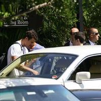 Family and guests arrive at the wedding venue of Kris Humphries and Kim Kardashian pictures | Picture 62567